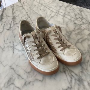 Dolce Vita sneaker size 7.5